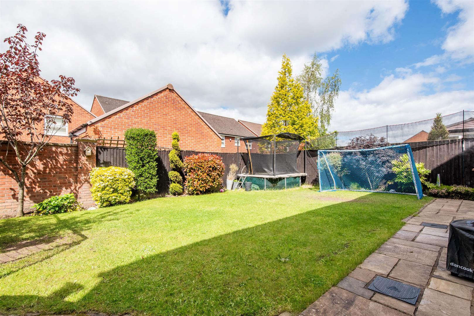 4 bed property in Parish Gardens, Leyland